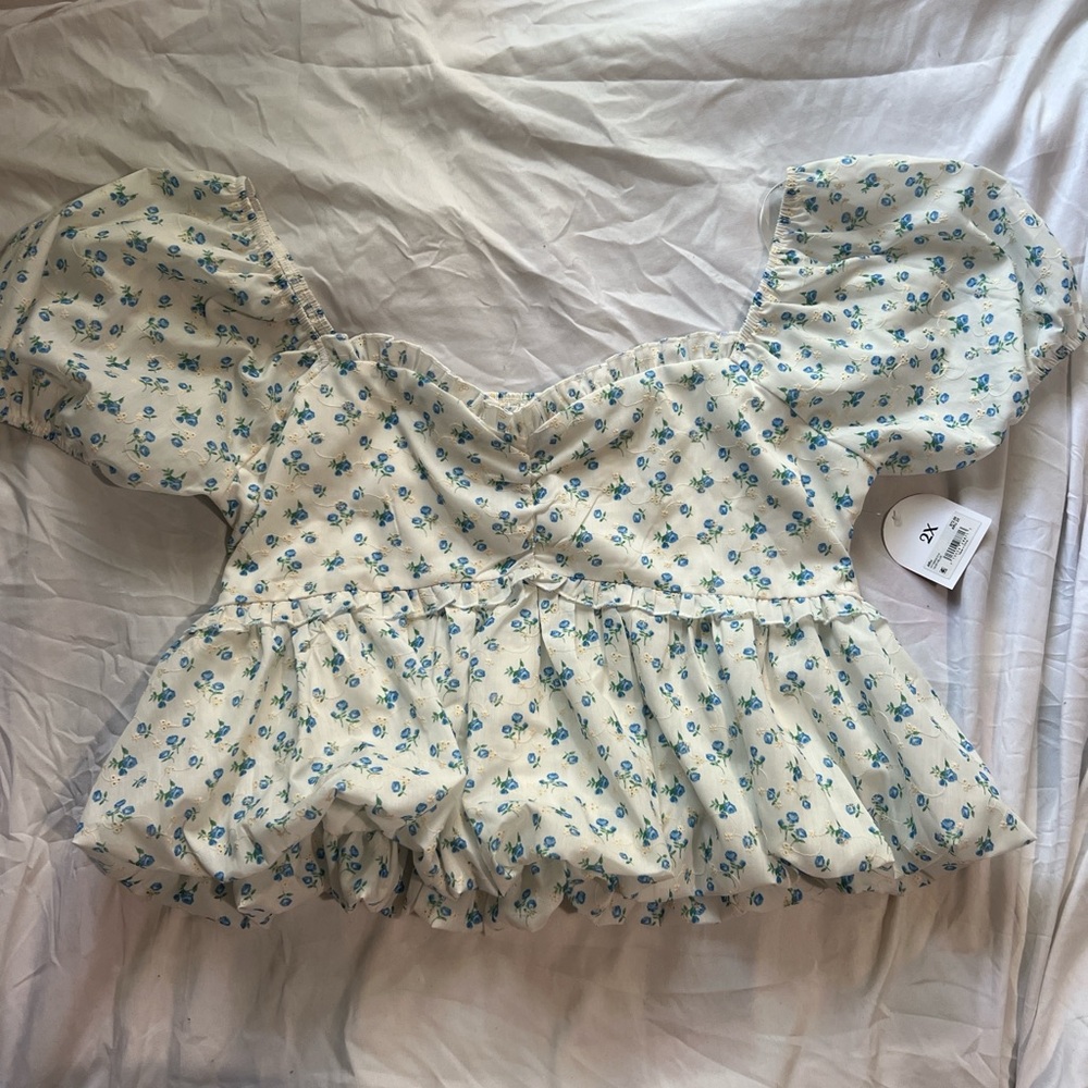 Arula Floral Puff Sleeve Top size 2
